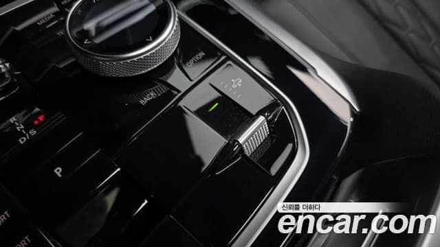 BMW X7 2023 — Şəkil 16/20