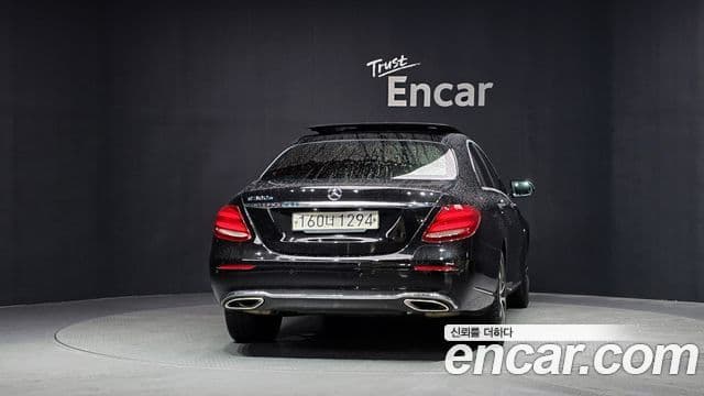 Mercedes-Benz E-Class 2019 — ფოტო 4/20