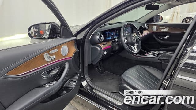 Mercedes-Benz E-Class 2019 — ფოტო 10/20