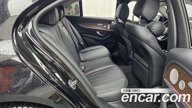Mercedes-Benz E-Class 2019 — ფოტო 12/20