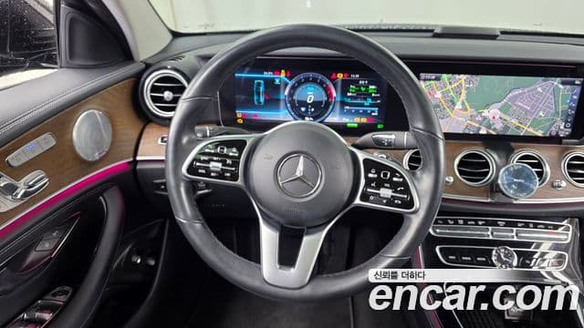 Mercedes-Benz E-Class 2019 — ფოტო 13/20