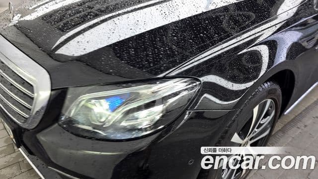 Mercedes-Benz E-Class 2019 — Photo 24/33