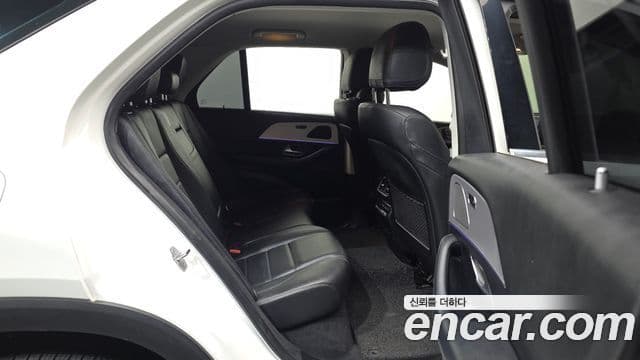 Mercedes-Benz GLE-Class 2019 — Şəkil 12/20