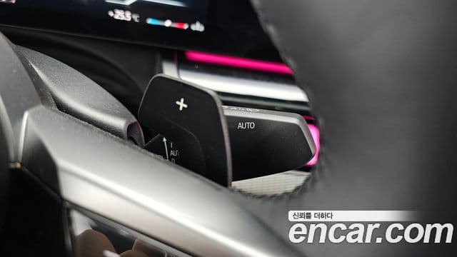 BMW 5 Series 2025 — Photo 21/34