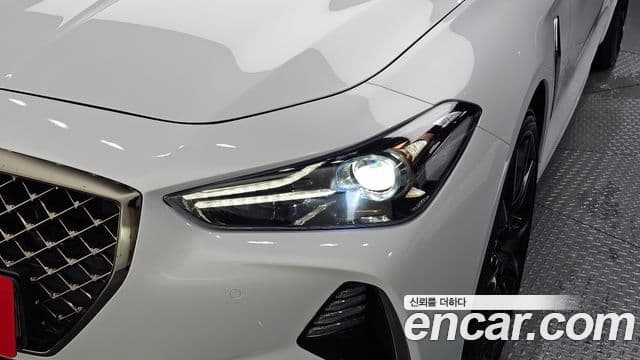 Genesis G70 2018 — Photo 13/32