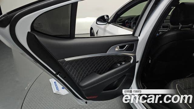 Genesis G70 2018 — Photo 20/32