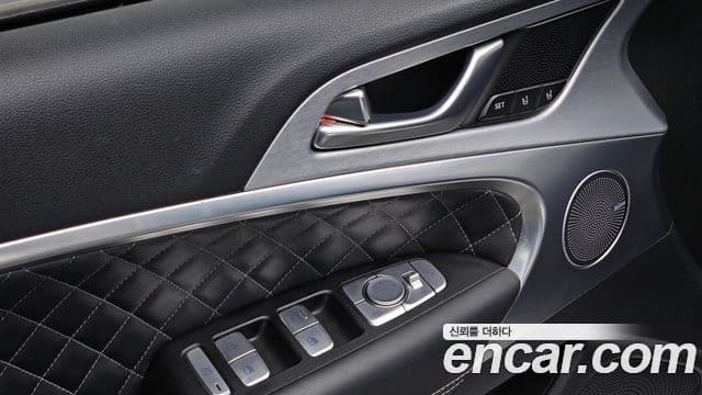 Genesis G70 2018 — Photo 14/32