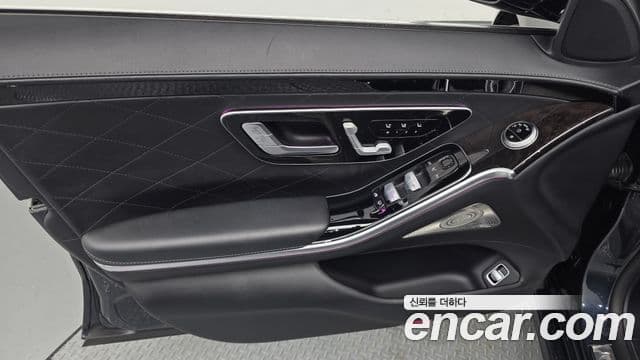 Mercedes-Benz S-Class 2021 — Photo 19/38