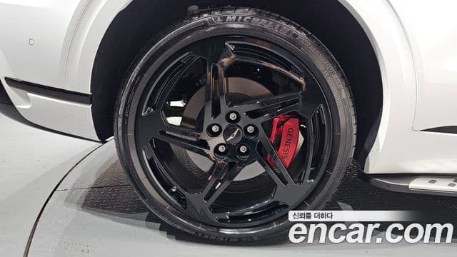 Genesis GV70 2025 — Photo 12/38