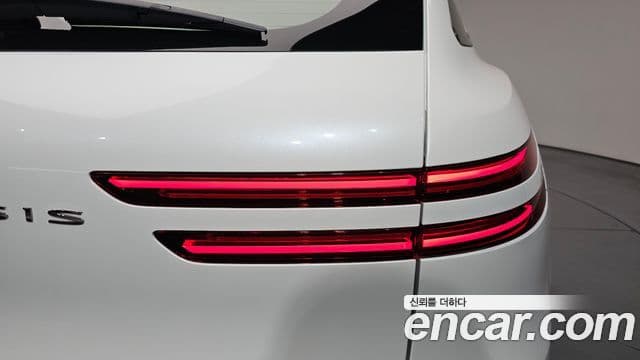 Genesis GV70 2025 — Photo 37/38