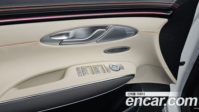 Genesis GV70 2025 — Photo 19/38