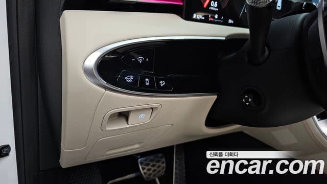 Genesis GV70 2025 — Photo 22/38