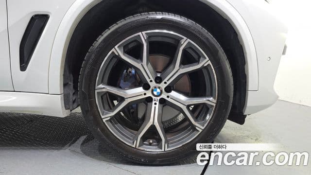 BMW X5 2022 — Photo 16/34