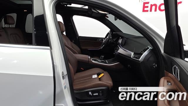 BMW X5 2022 — Photo 33/34