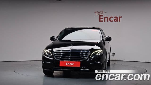 Mercedes-Benz E-Class 2018 — Фото 3/20
