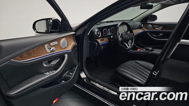 Mercedes-Benz E-Class 2018 — Фото 9/20