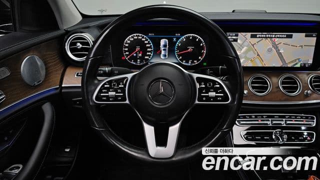 Mercedes-Benz E-Class 2018 — Фото 13/20