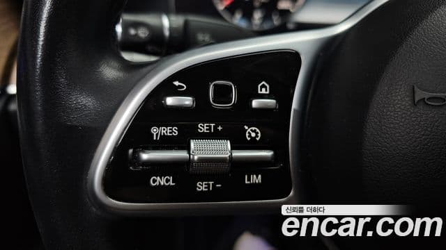 Mercedes-Benz E-Class 2018 — ფოტო 26/37