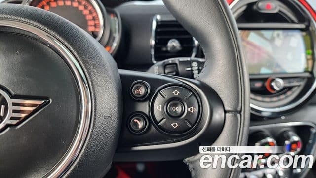 Mini Cooper Clubman 2020 — Фото 15/20