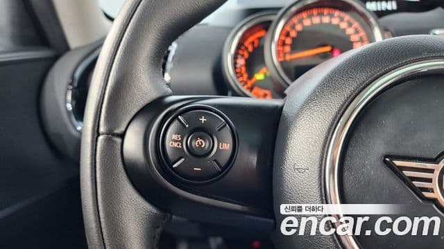 Mini Cooper Clubman 2020 — Фото 16/20