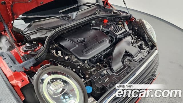 Mini Cooper Clubman 2020 — Şəkil 24/34