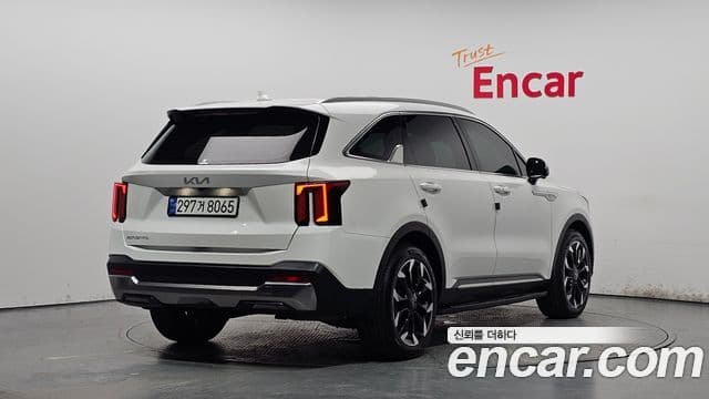 Kia Sorento 2023 — ფოტო 2/20