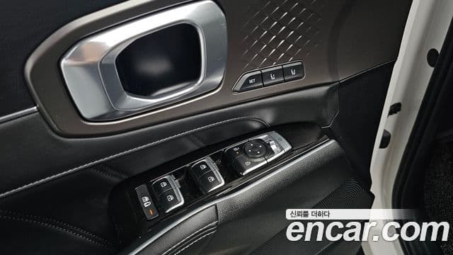 Kia Sorento 2023 — ფოტო 16/20