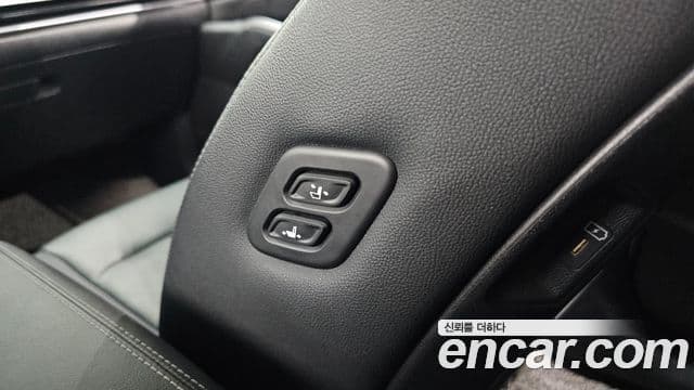 Kia Sorento 2023 — ფოტო 18/20