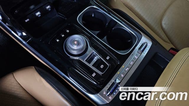 Kia Carnival 2021 — Фото 8/20
