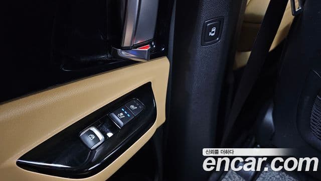 Kia Carnival 2021 — Фото 18/20
