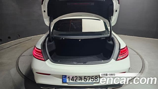 Mercedes-Benz C-Class 2023 — Photo 1/30