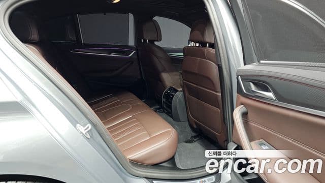 BMW 5 Series 2023 — ფოტო 12/20