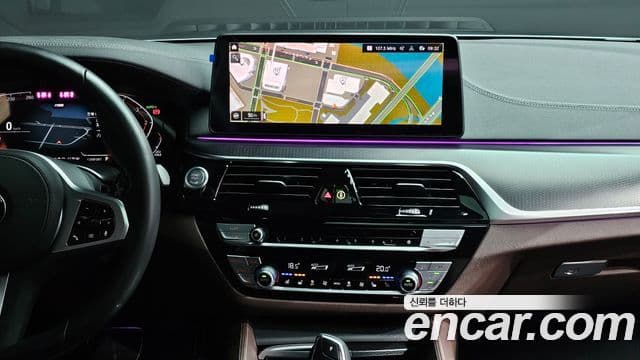 BMW 5 Series 2023 — ფოტო 15/20