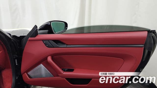 Porsche 911 2023 — Photo 10/33