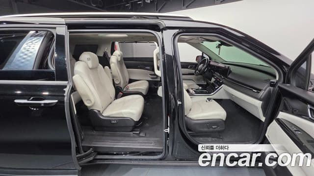 Kia Carnival 2021 — Şəkil 18/20