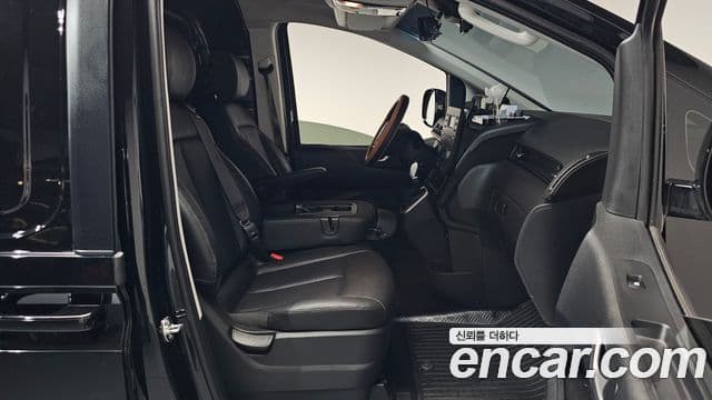 Hyundai Staria 2025 — Фото 12/20