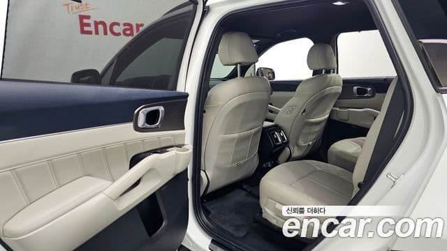Kia Sorento 2022 — Şəkil 18/20