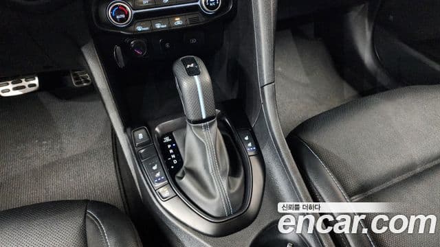 Hyundai Veloster 2021 — ფოტო 9/20