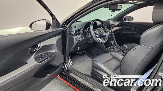 Hyundai Veloster 2021 — ფოტო 10/20