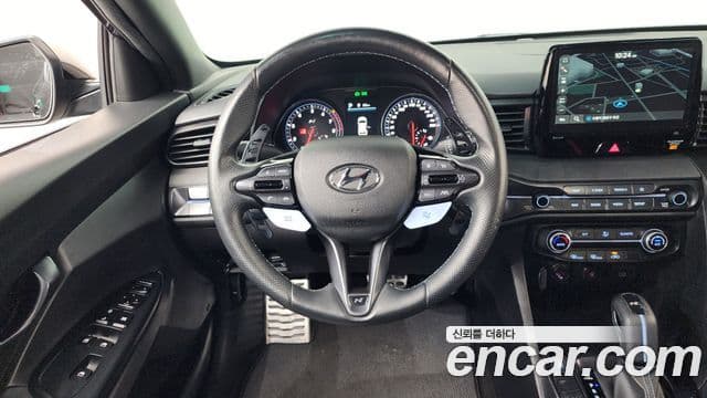 Hyundai Veloster 2021 — ფოტო 13/20