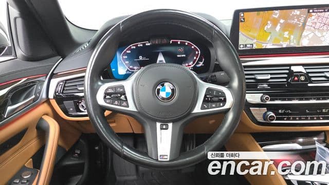 BMW 5 Series 2020 — ფოტო 13/20
