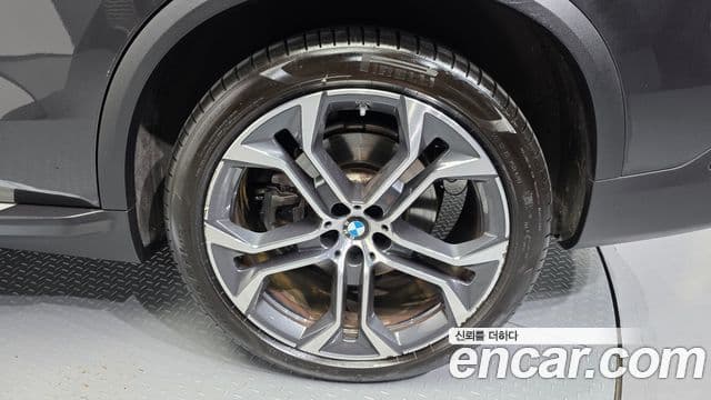 BMW X5 2022 — Photo 11/34