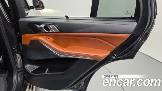 BMW X5 2022 — Photo 32/34