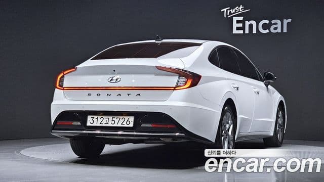 Hyundai Sonata 2022 — ფოტო 2/20