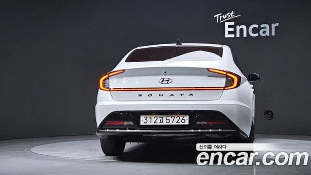 Hyundai Sonata 2022 — ფოტო 4/20
