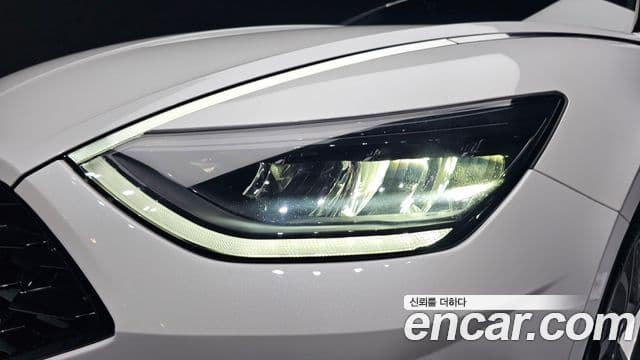 Hyundai Sonata Hybrid 2022 — Şəkil 22/30