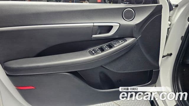 Hyundai Sonata Hybrid 2022 — Şəkil 28/30