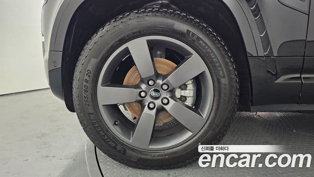 Land Rover Defender 2025 — ფოტო 8/20