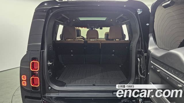 Land Rover Defender 2025 — ფოტო 10/20