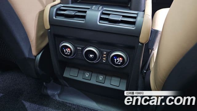 Land Rover Defender 2025 — ფოტო 18/20